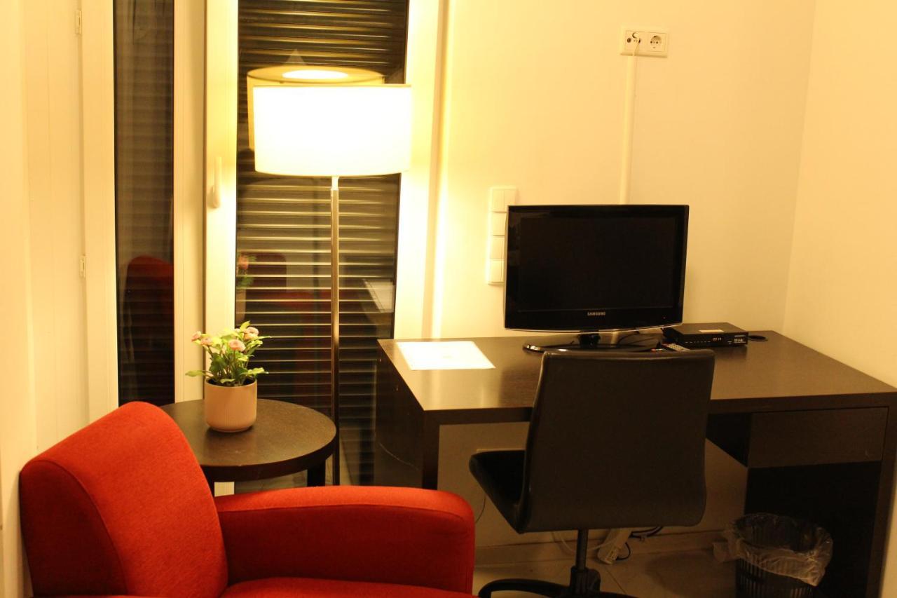 Hotel Lovely Studio West - Neues Momomotel Keulen