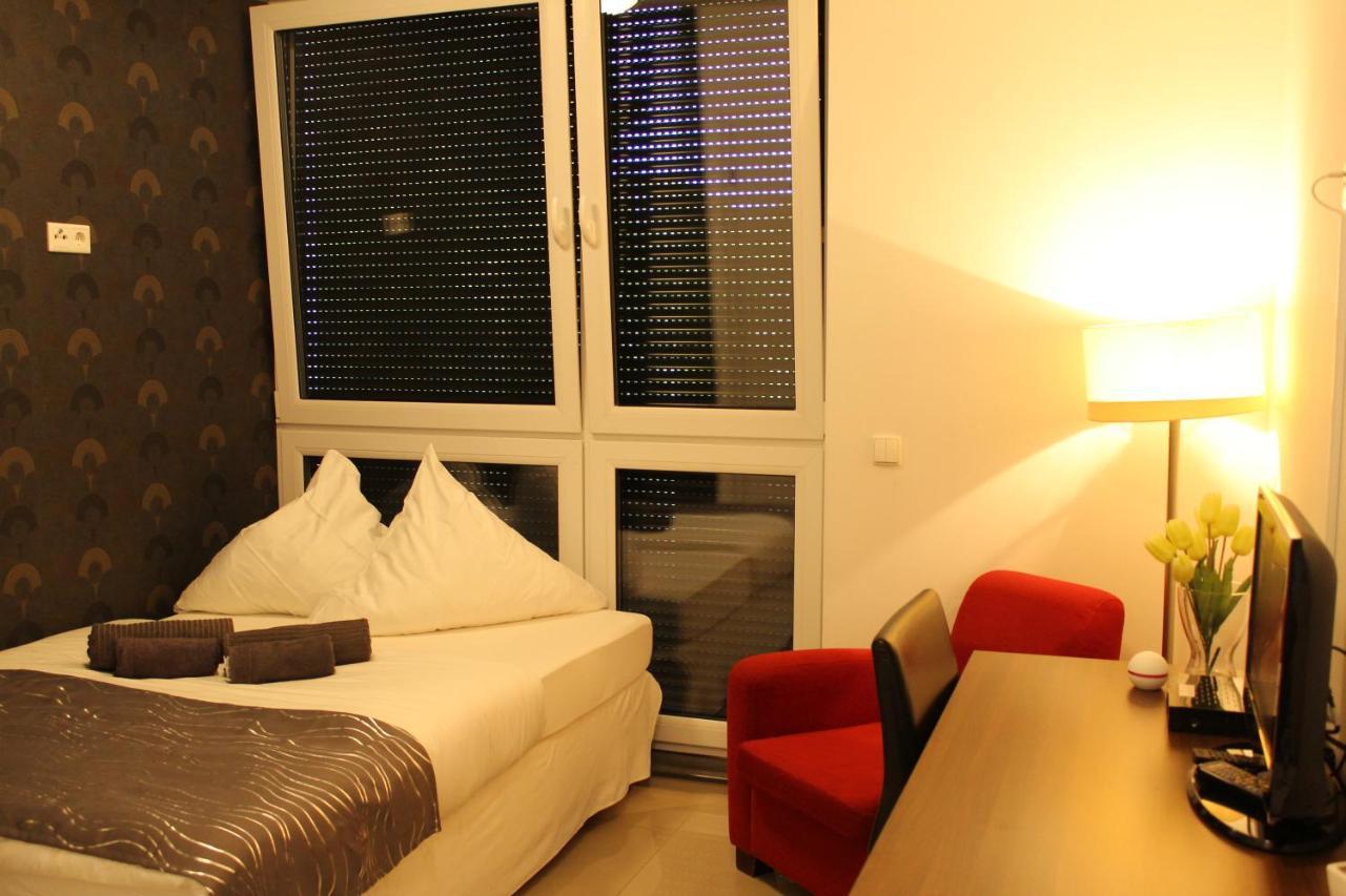 Hotel Lovely Studio West - Neues Momomotel Keulen