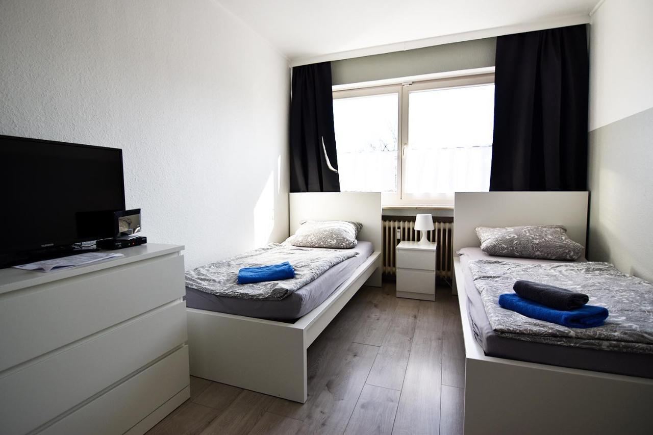 Easy Work And Apartment