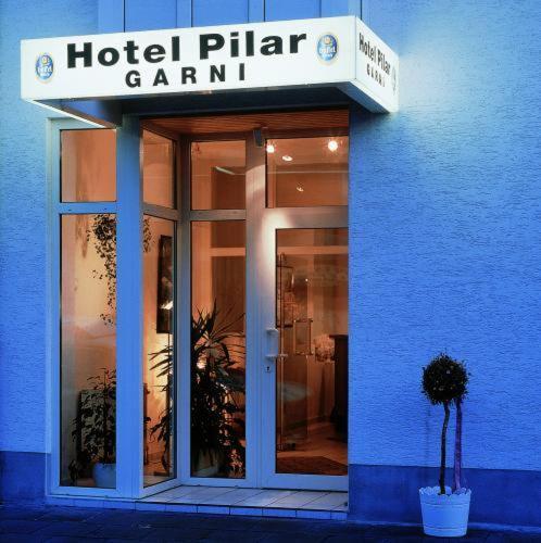 Pilar Garni Keulen