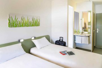 Ibis Koeln Airport 3*