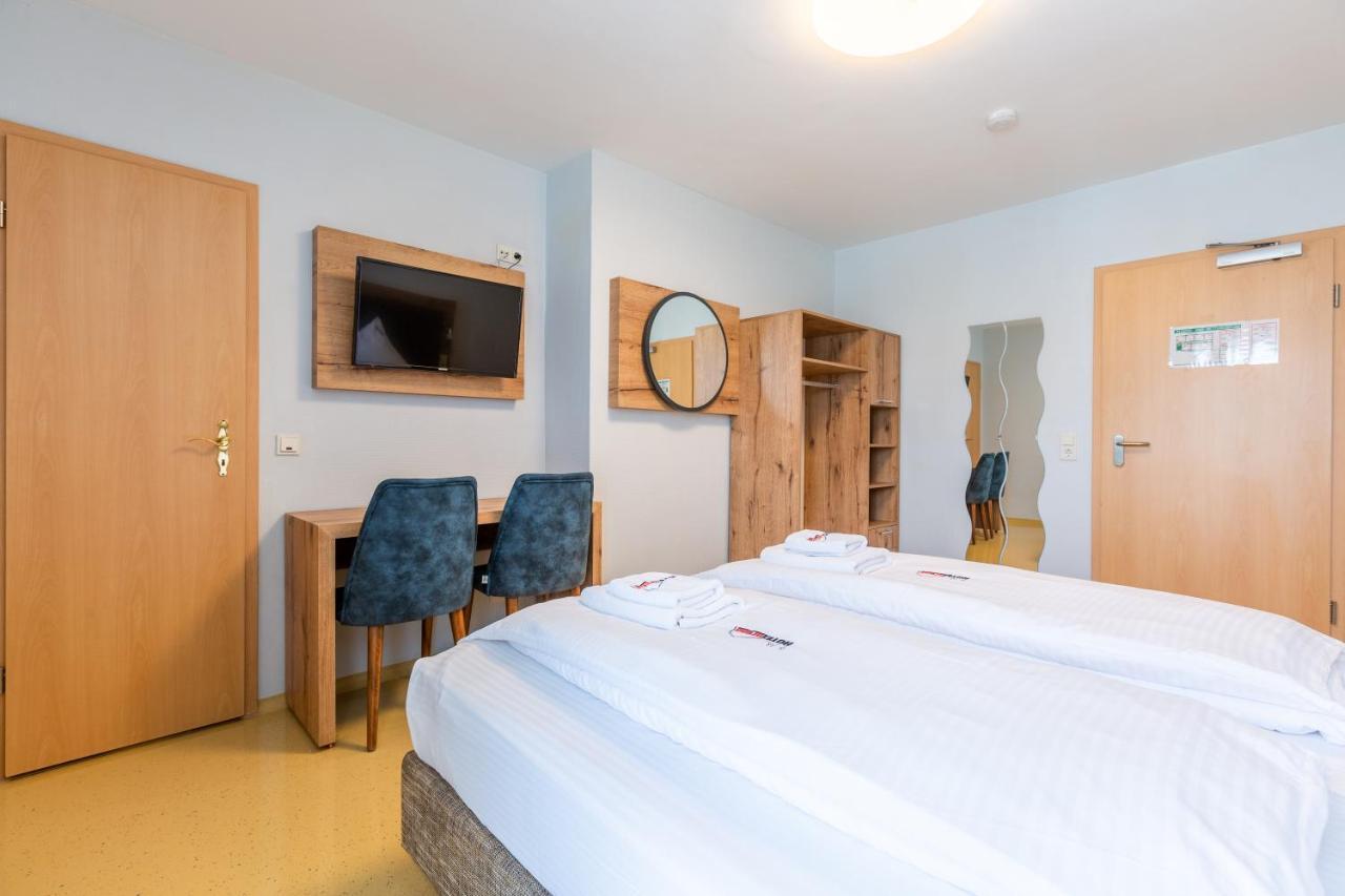 Hotel Arena Kolonia