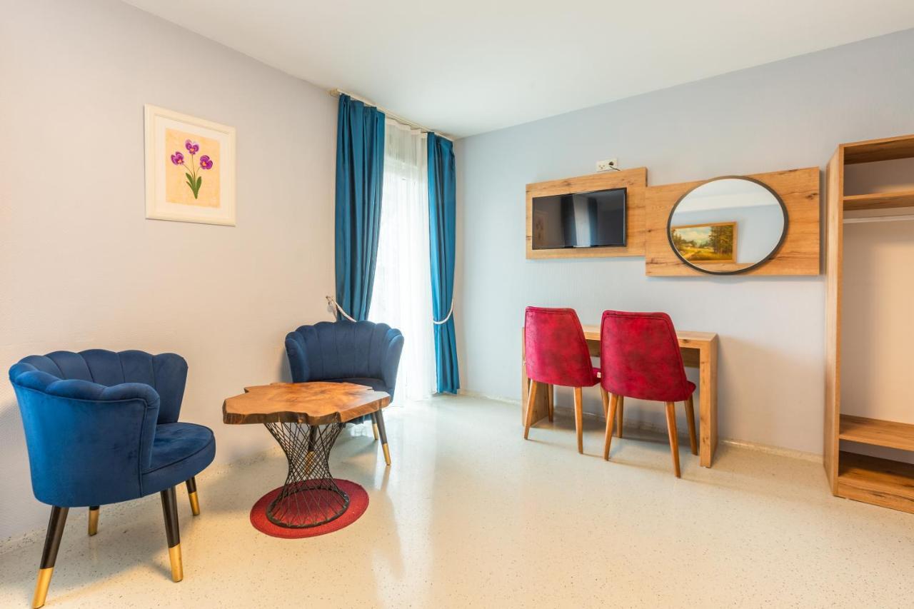 Arena Hotel 2*