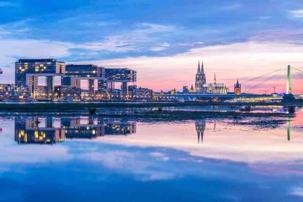 2 Zimmer Apartment Mit Blick Auf Den Koelner Dom Apartment *