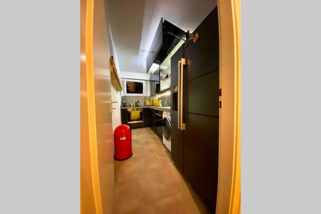 2 Zimmer Apartment Mit Blick Auf Den Koelner Dom Cologne