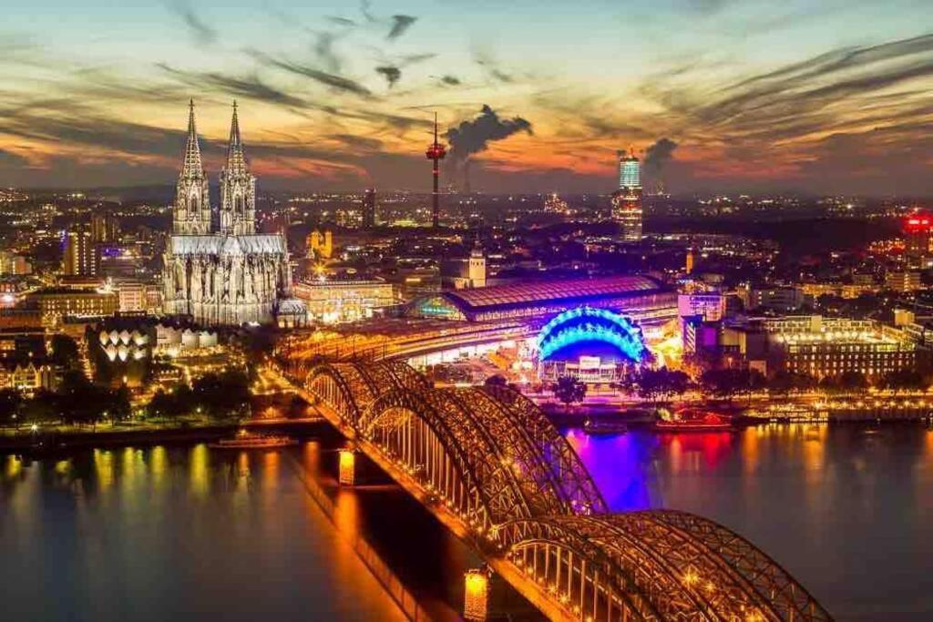 Apartment 2 Zimmer Apartment Mit Blick Auf Den Koelner Dom Cologne