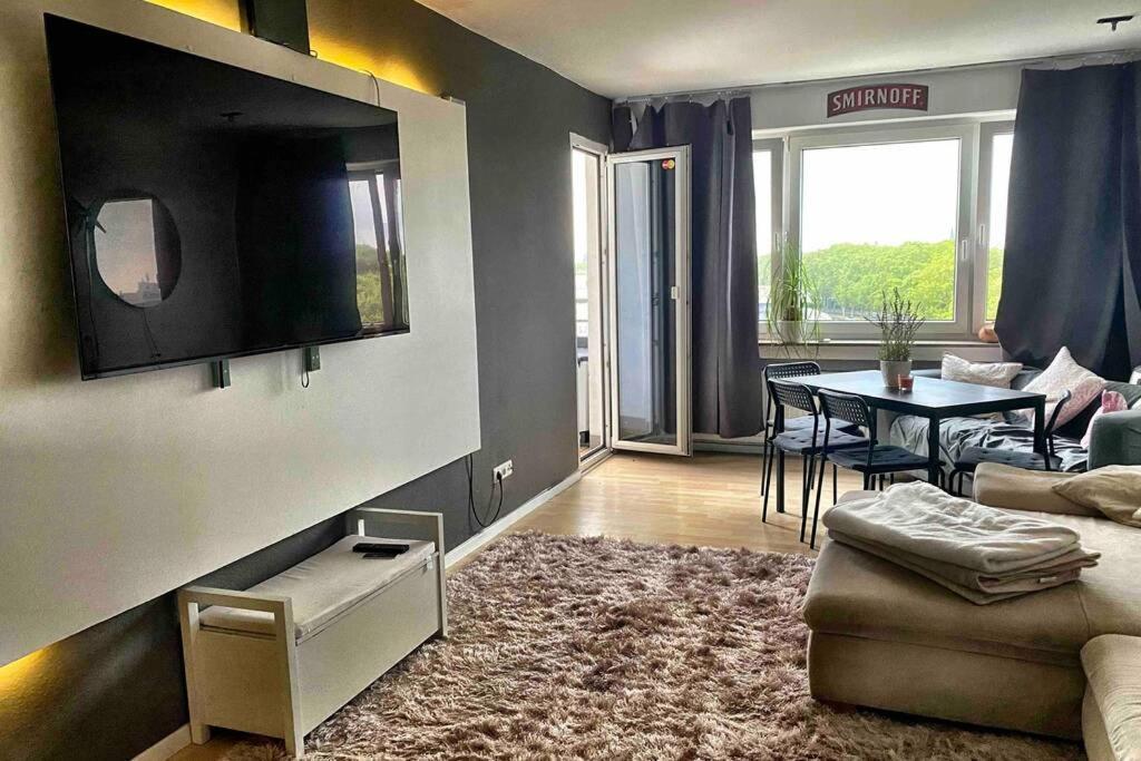Apartment 2 Zimmer Apartment Mit Blick Auf Den Koelner Dom