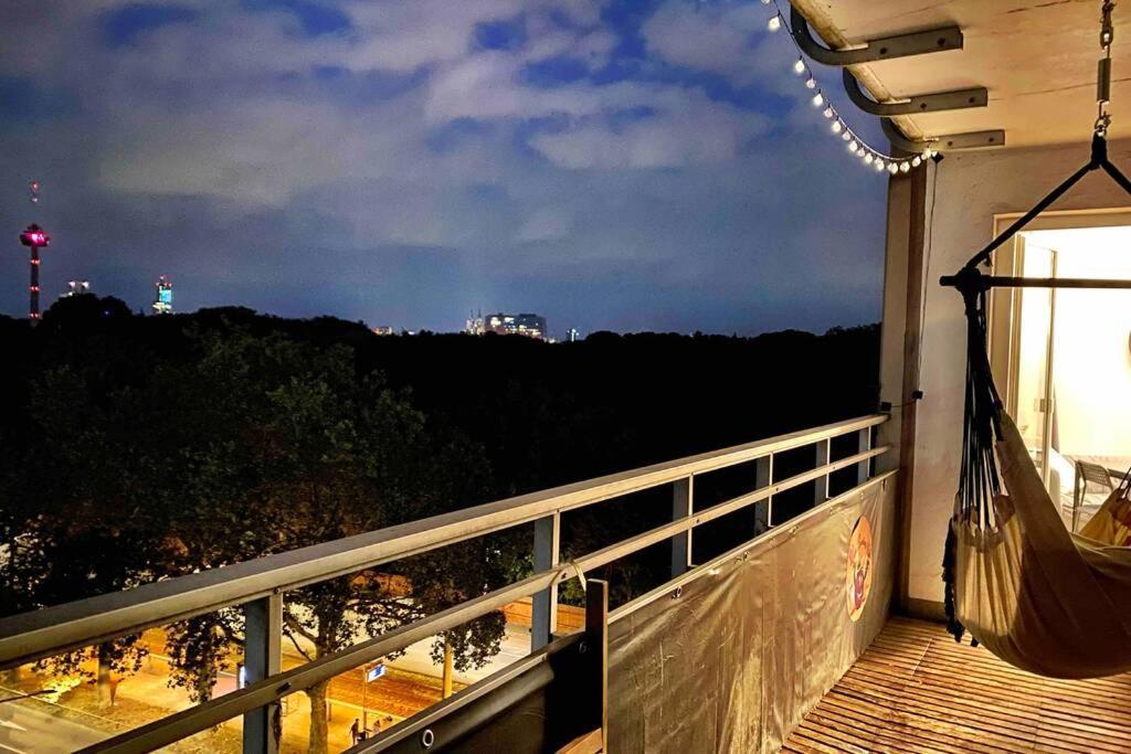 2 Zimmer Apartment Mit Blick Auf Den Koelner Dom *