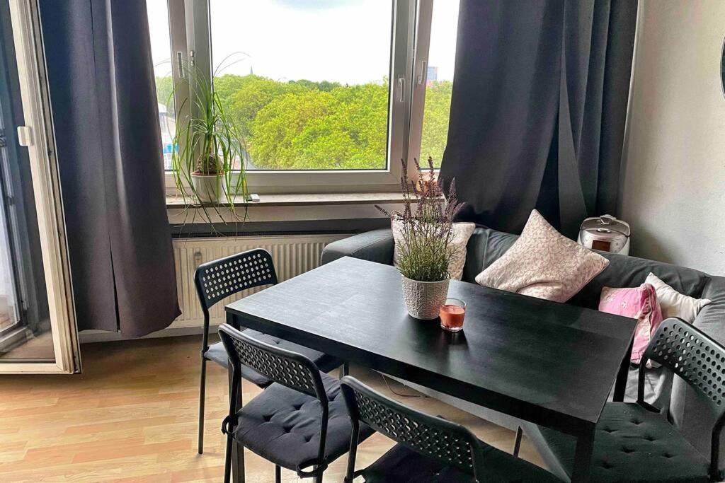 2 Zimmer Apartment Mit Blick Auf Den Koelner Dom * Cologne