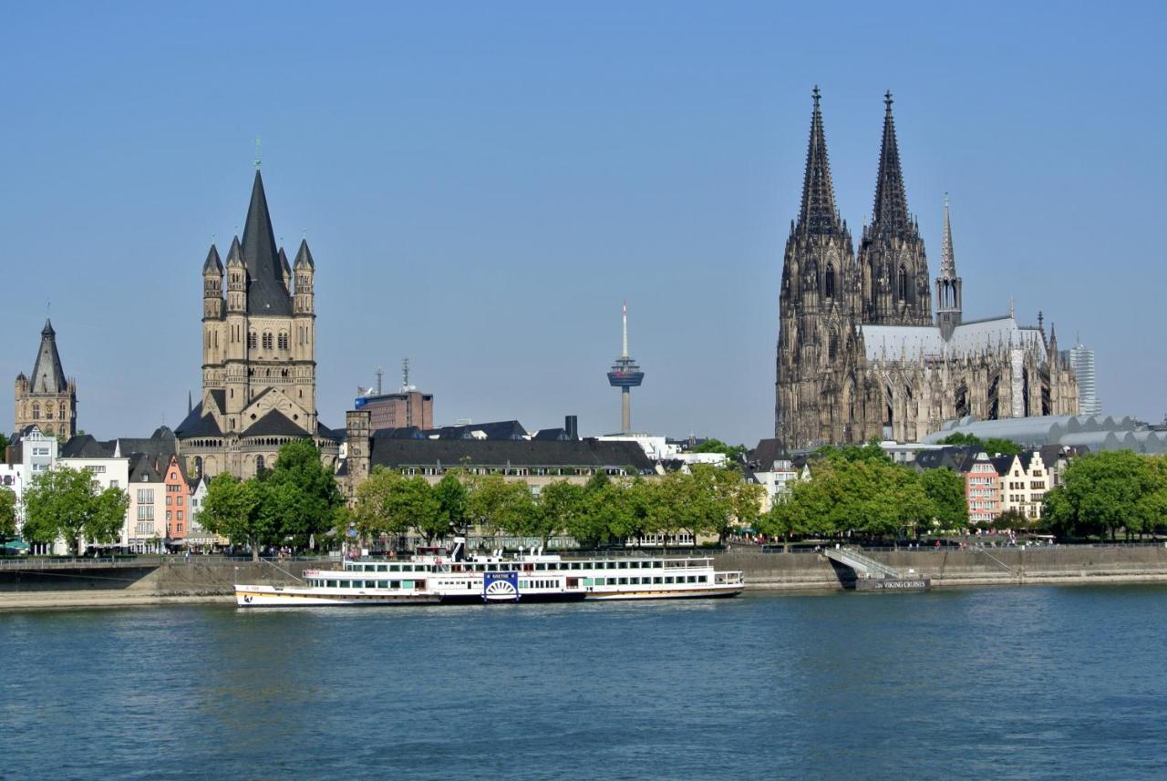 Hotel Smarty Airport - Kontaktloser Self Check-in Cologne