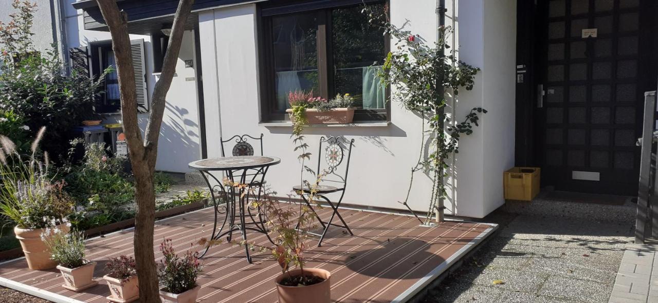 Muelheim, Schoenes Apartment, E-werk, Palladium, Carlswerk, Messe, Lanxess-arena * Cologne