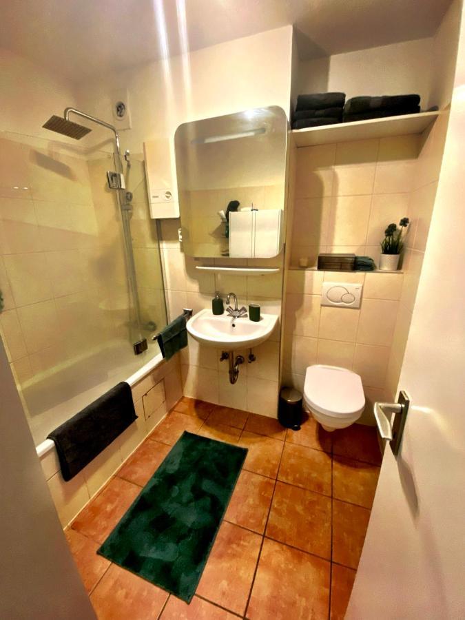 2 Zimmer Apartment Mit Blick Auf Den Koelner Dom Apartment *