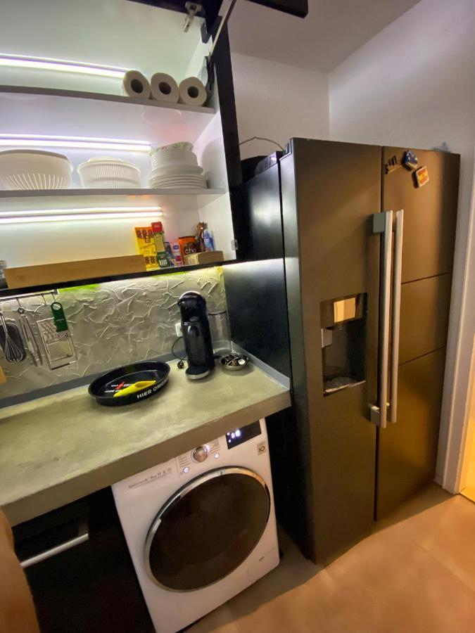 2 Zimmer Apartment Mit Blick Auf Den Koelner Dom