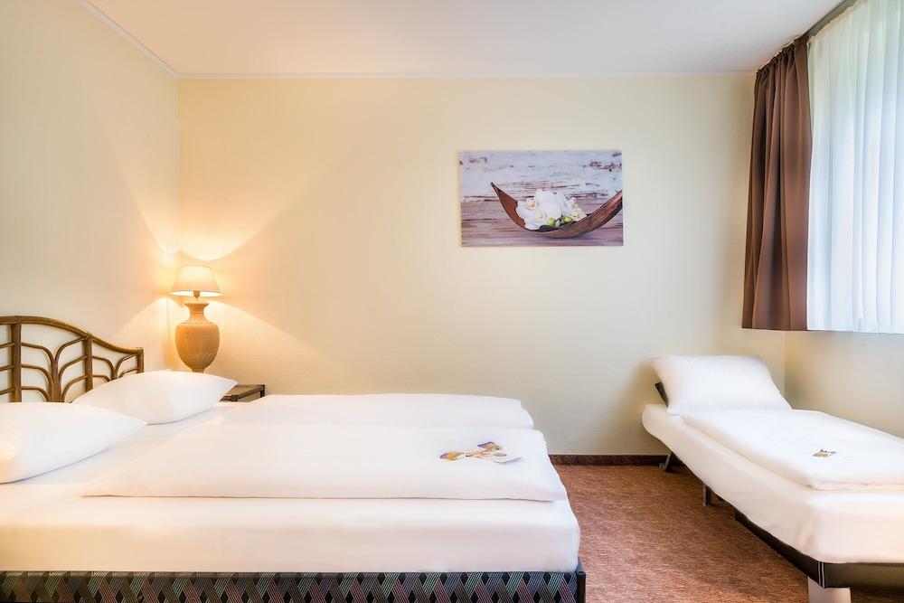 Select Silence Garden Hotel 4*