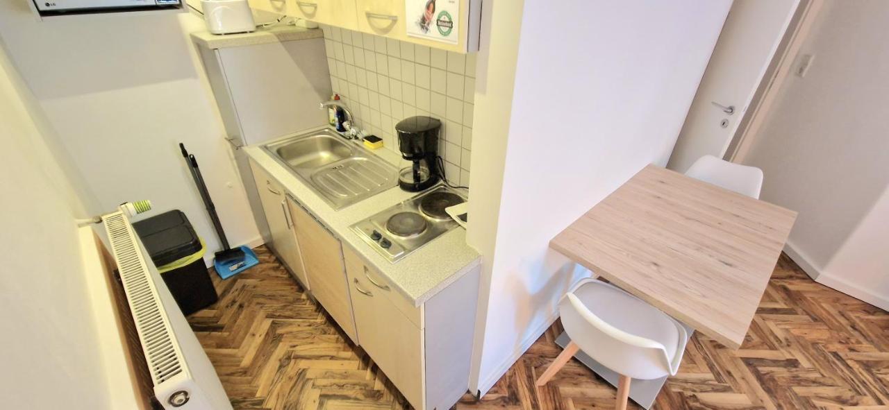 Apartment In Dellbrück Frisch Renoviert, 300 Meter Bis Zur Strassenbahn, Ruhige Lage Köln
