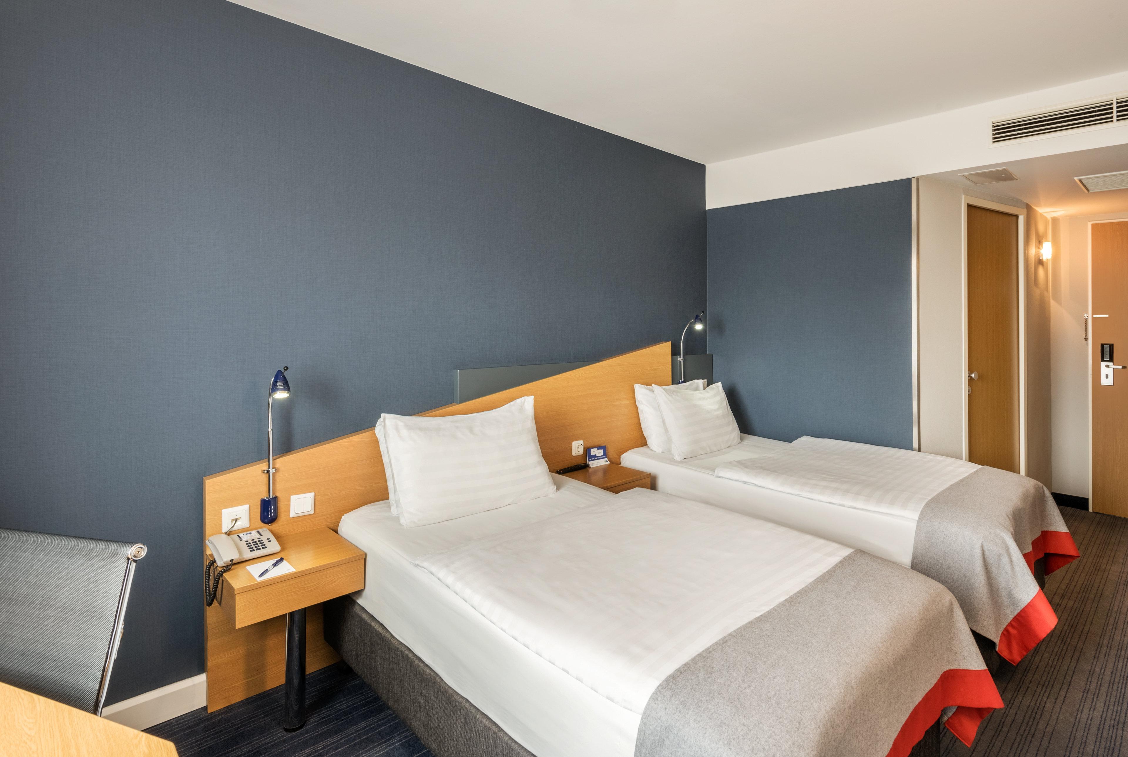 Express Muelheim By Ihg Hotel 3*