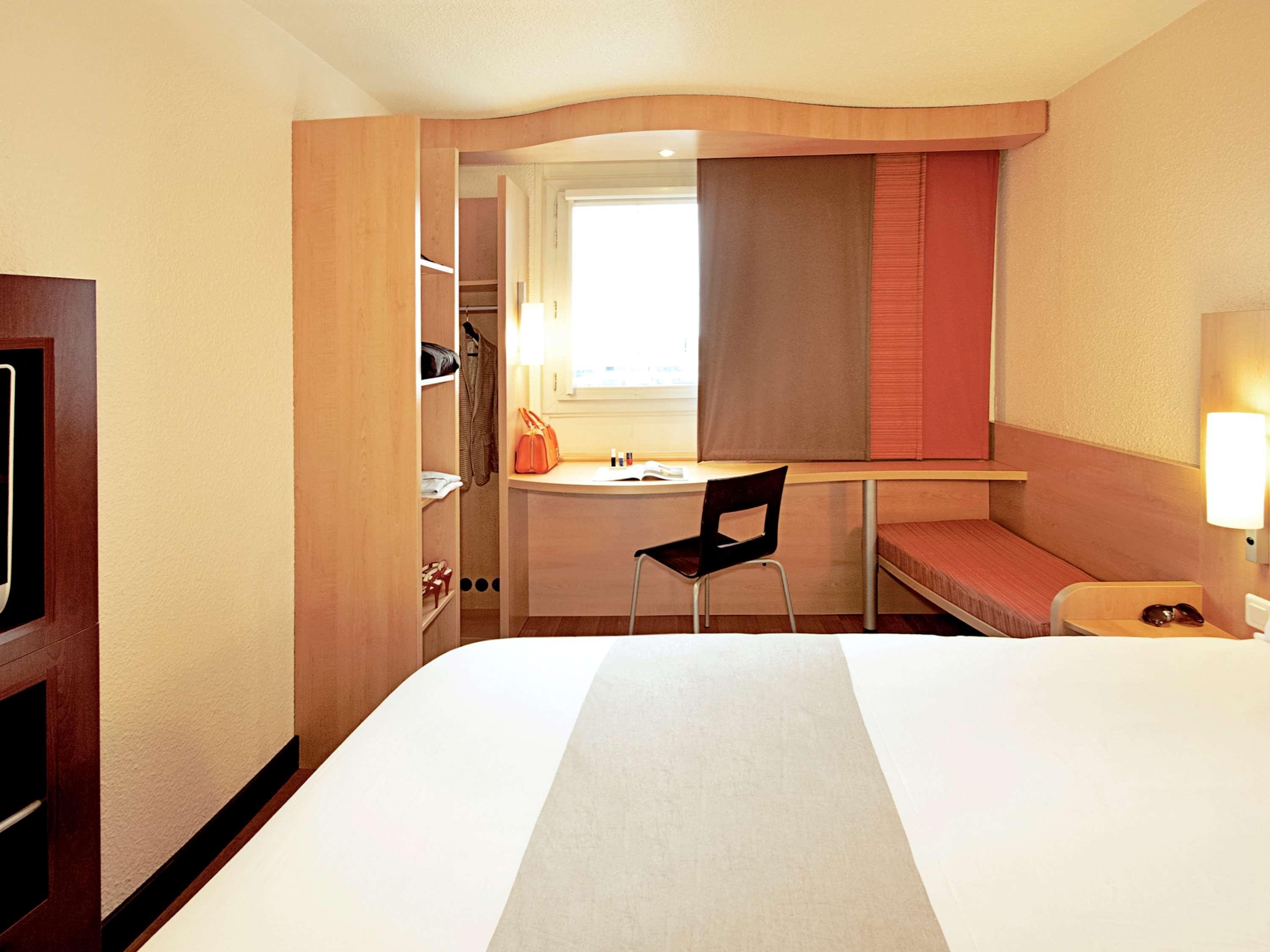 Hotel Ibis Koeln Airport 3*