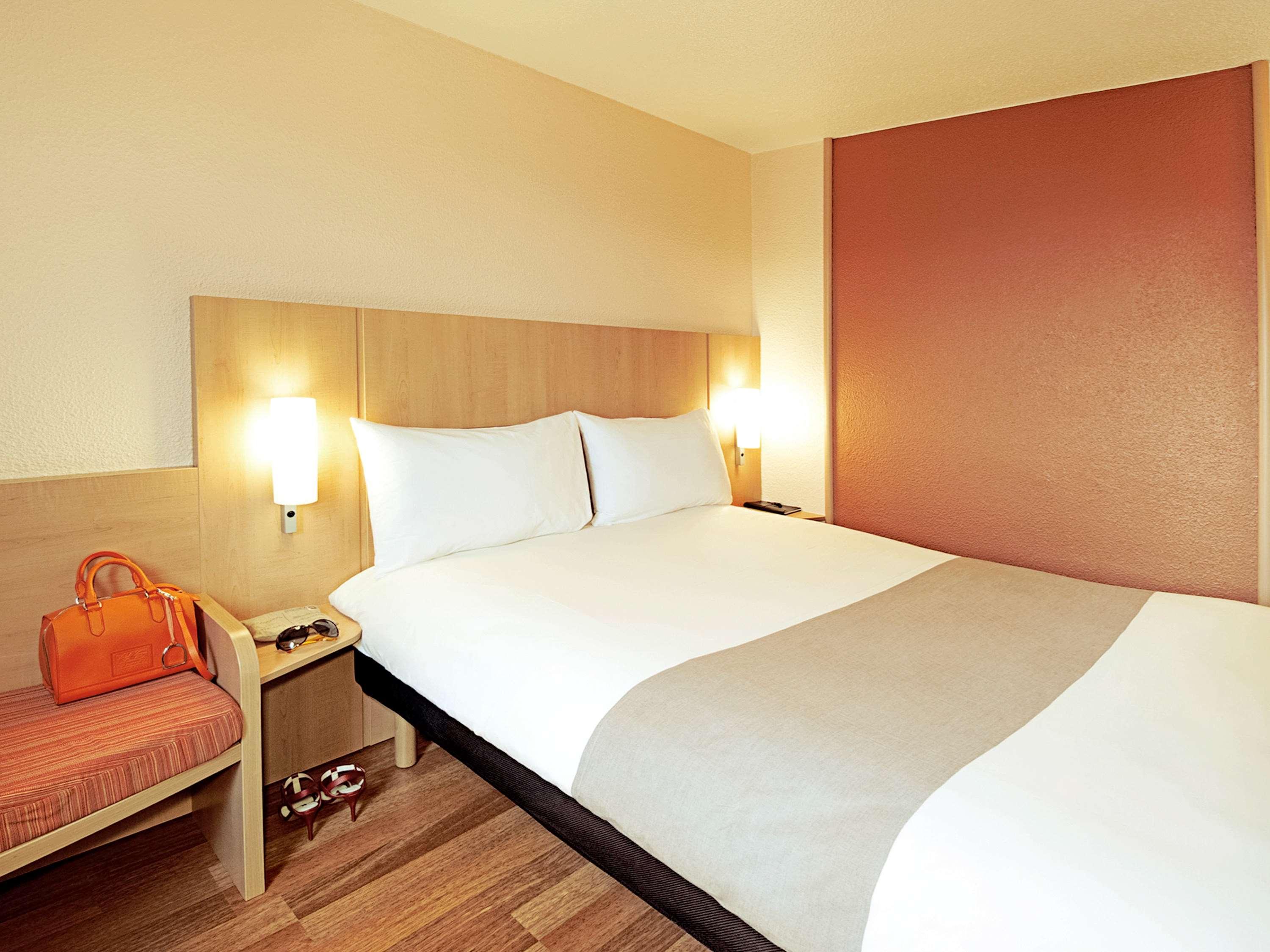 Ibis Koeln Airport Hotel 3*