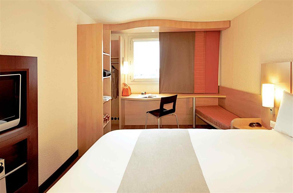 Ibis Koeln Airport 3*