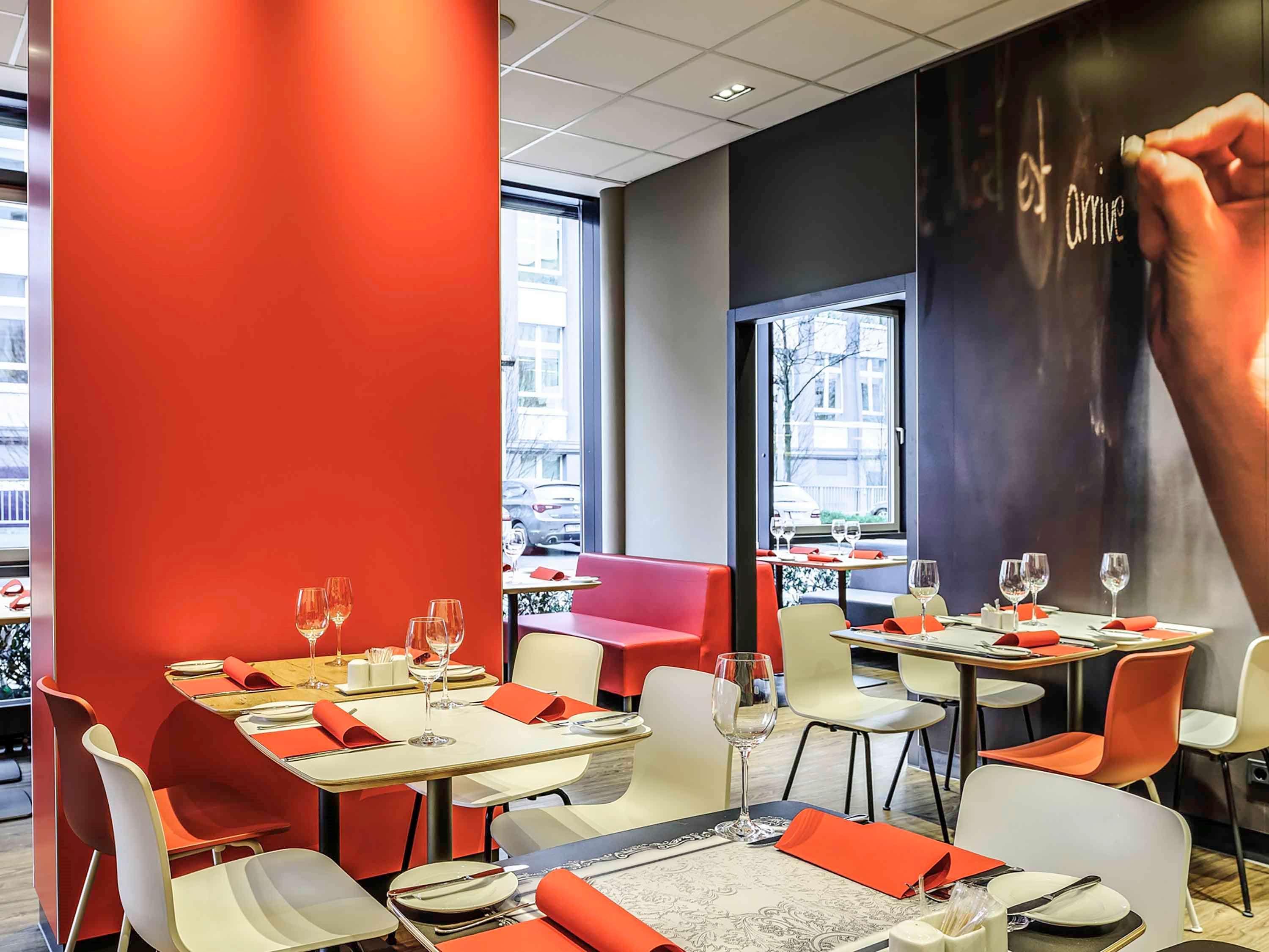 Hotel Ibis Koeln Airport Colonia