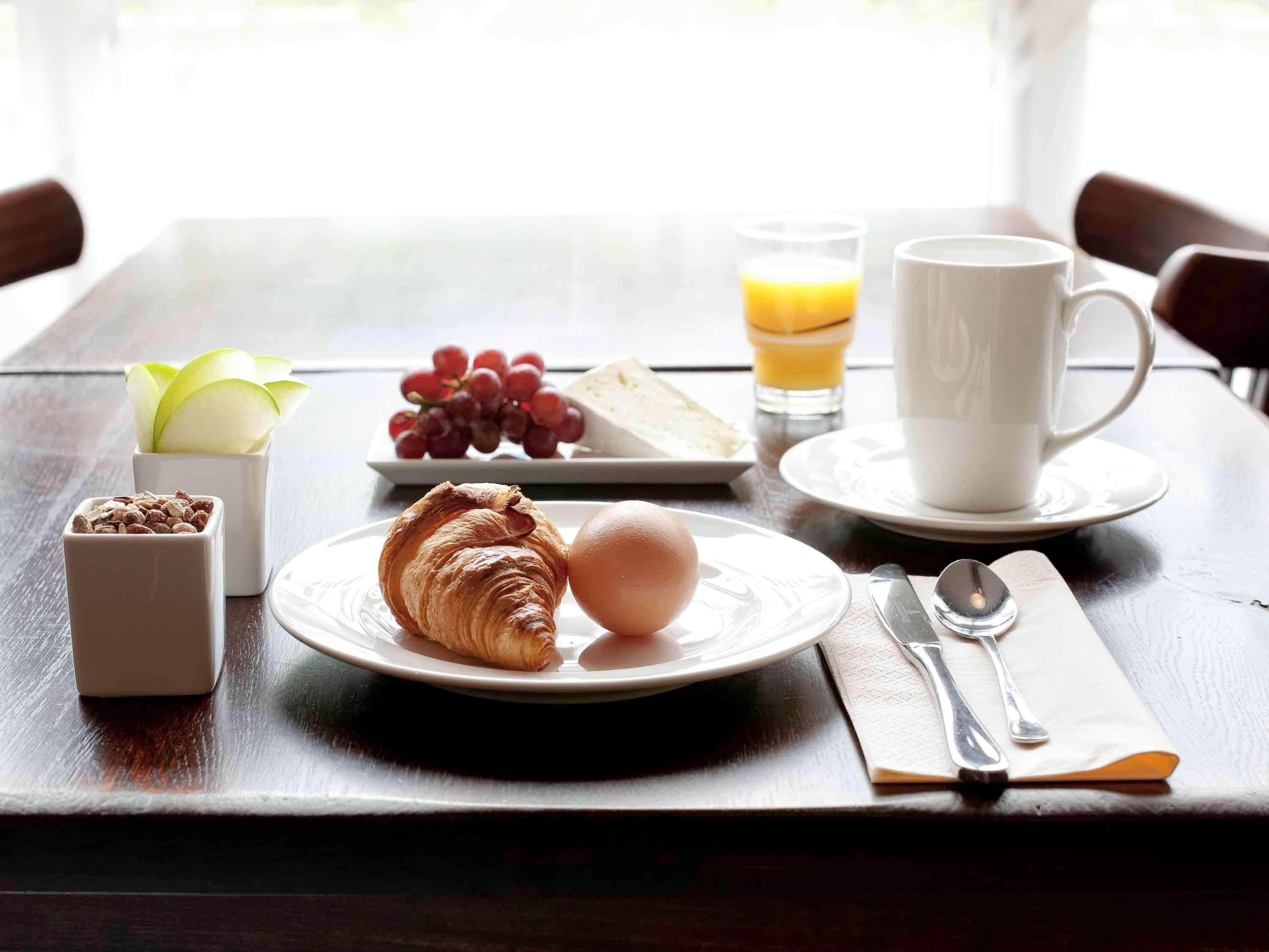 Ibis Koeln Airport 3*