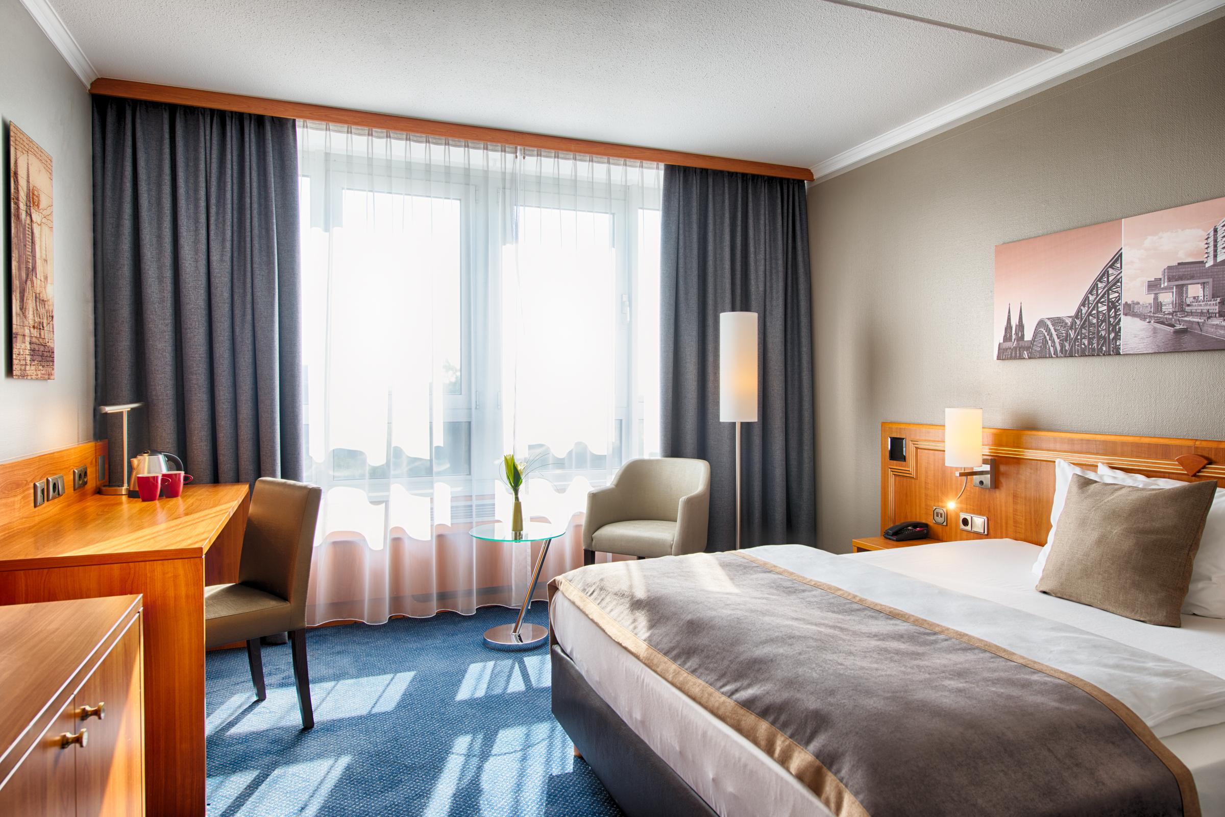 Hotel Leonardo Bonn Airport 4*