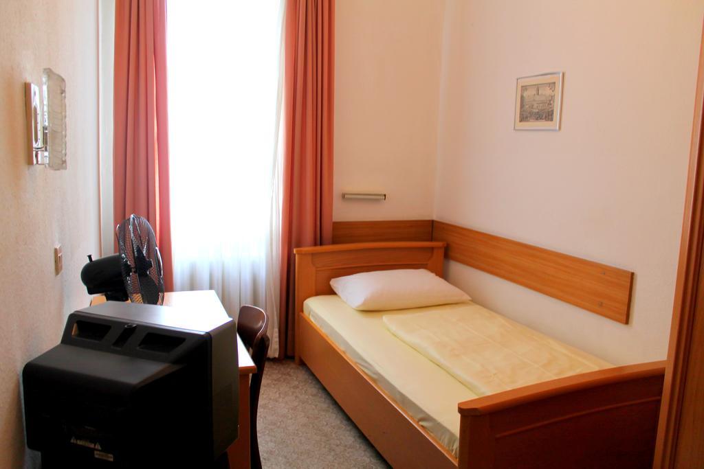 Hotel Europaeischer Hof Am Dom 2*