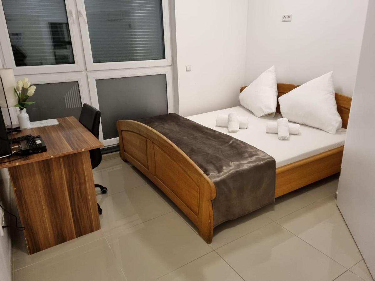 Hotel Lovely Studio West - Neues Momomotel