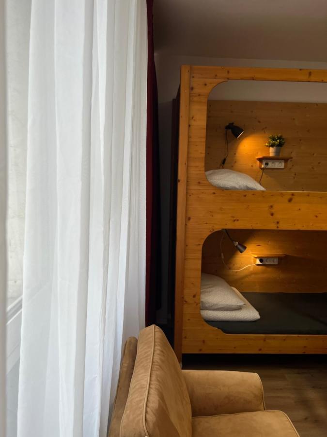 Black Sheep Hostal *