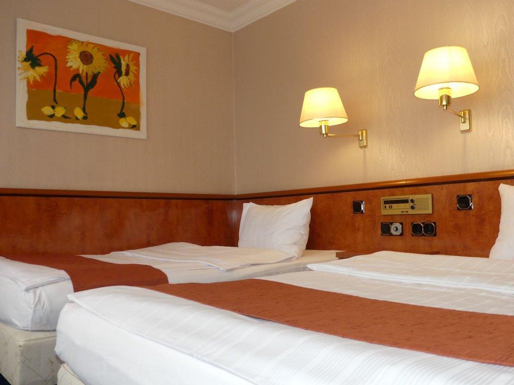 Appartel Am Dom Hotel 4*