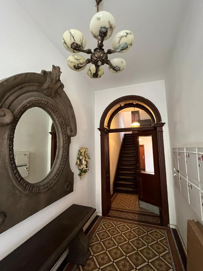 Apartment Retro Im Herzen Von Deutz Cologne