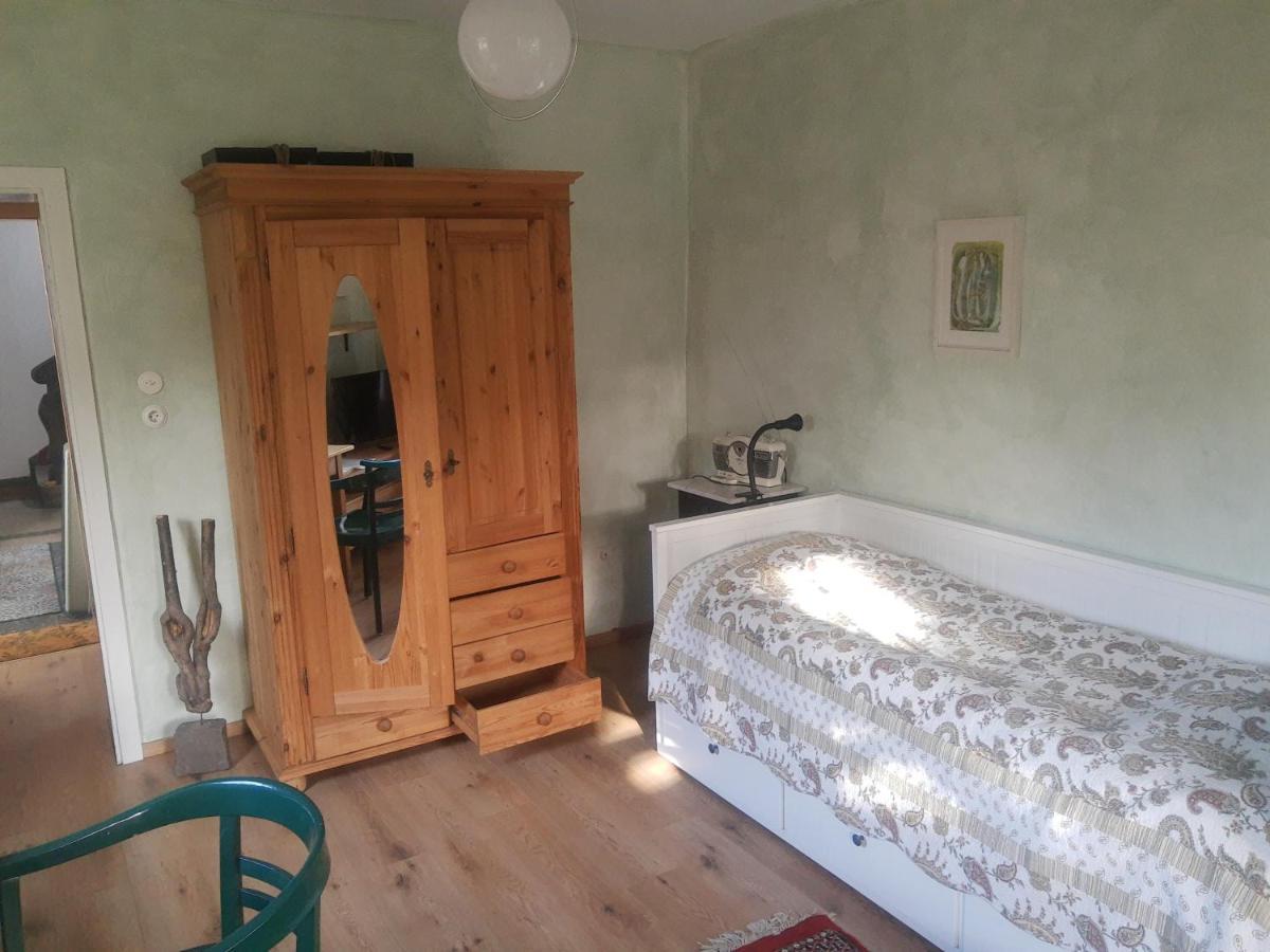 Apartment Gartenzimmer Mit Strassenbahn Zu Dom Und Messe