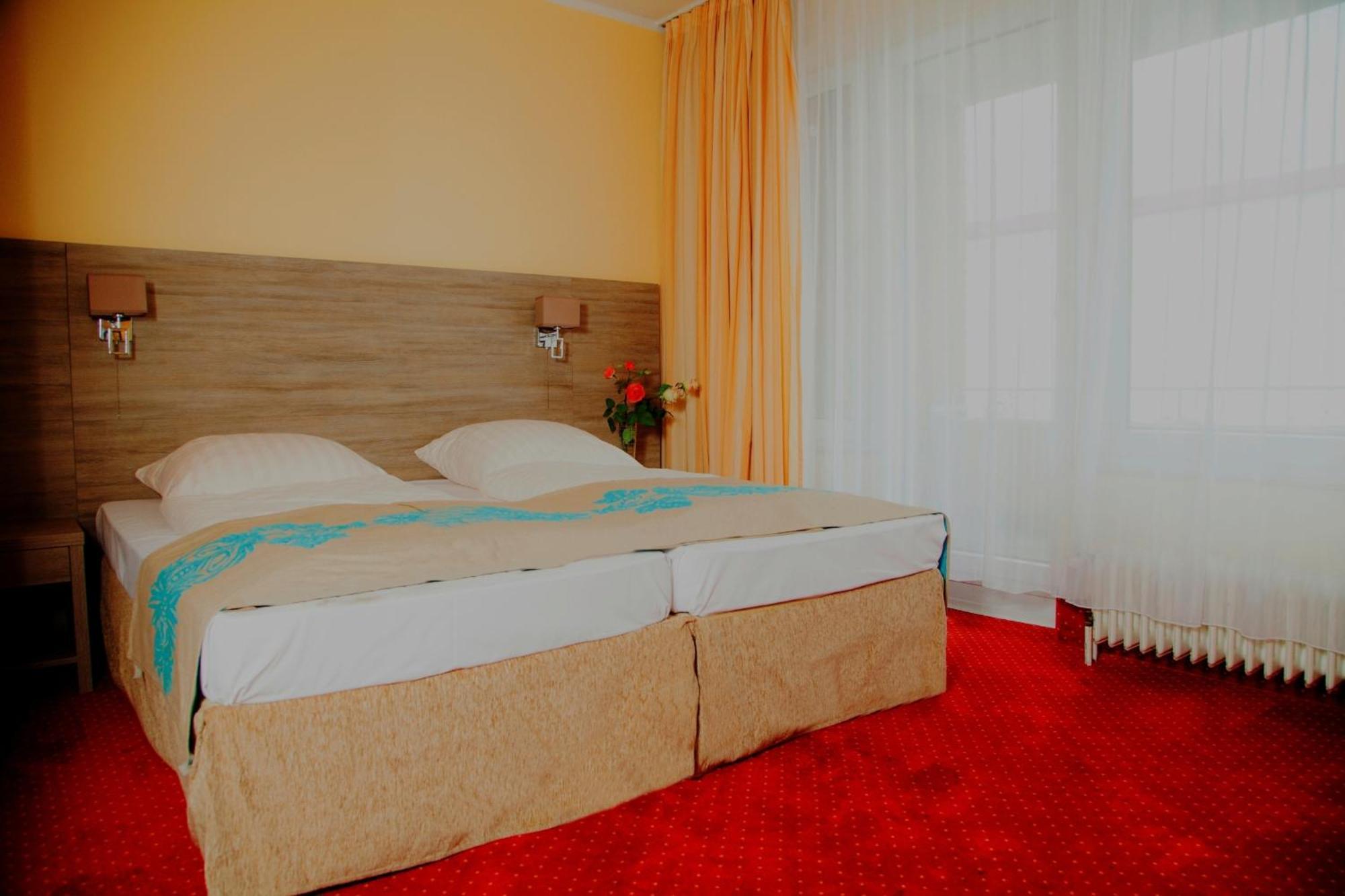 Lorien 3* Cologne