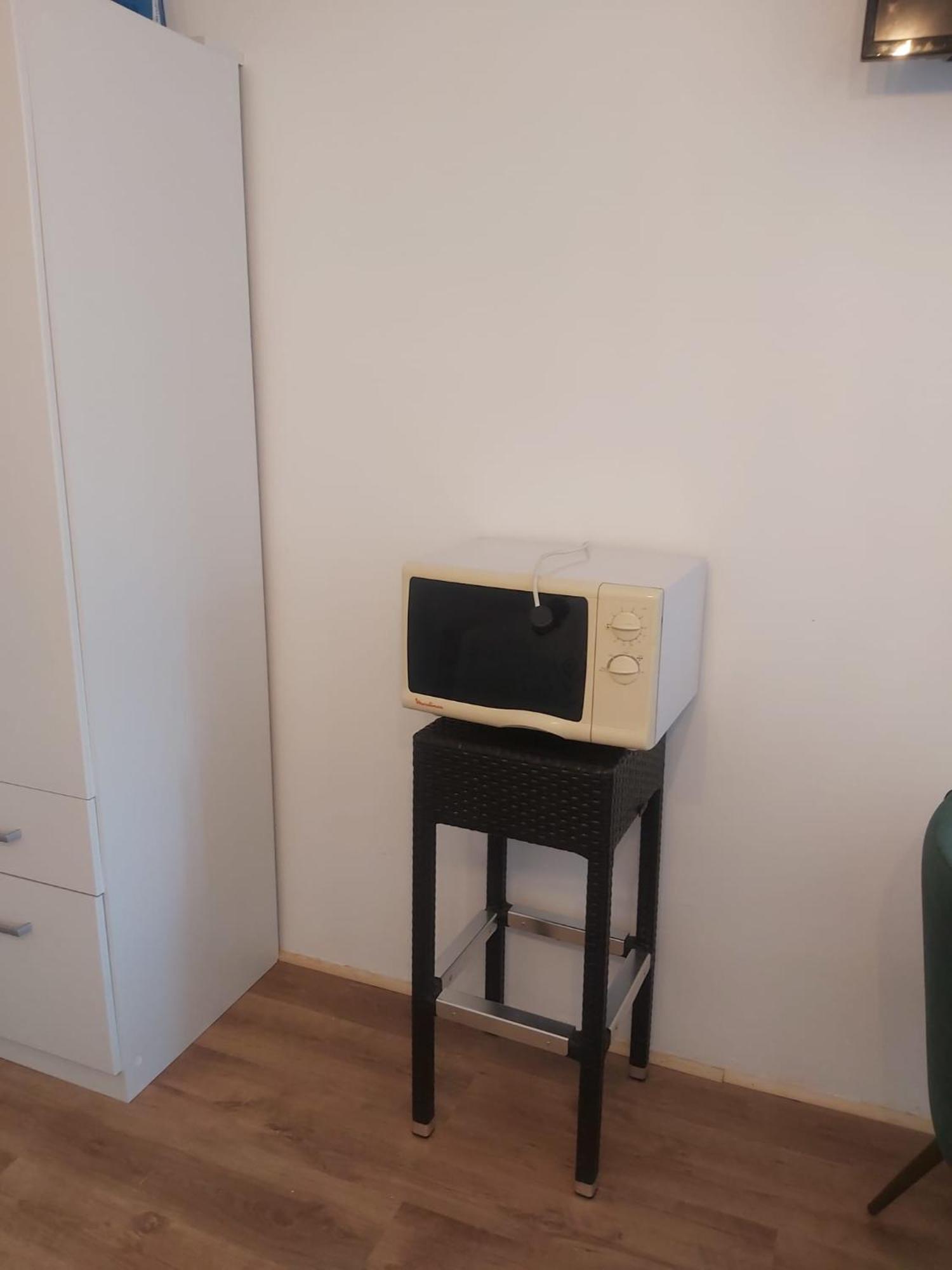 *** Comfortable 30m2 Studio Hansaring 19 *** Mediapark / Messe / Dom