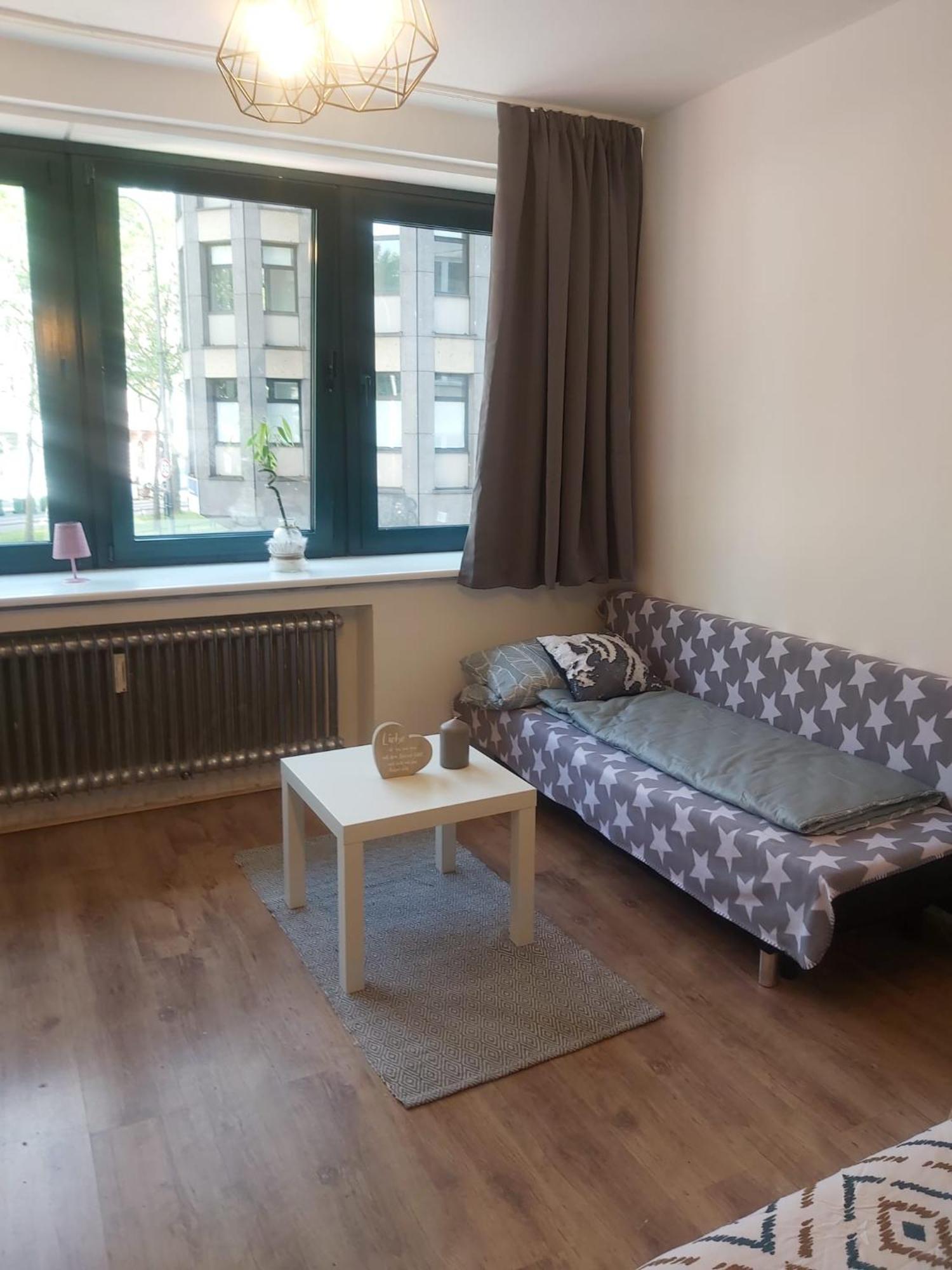 *** Comfortable 30m2 Studio Hansaring 19 *** Mediapark / Messe / Dom Keulen