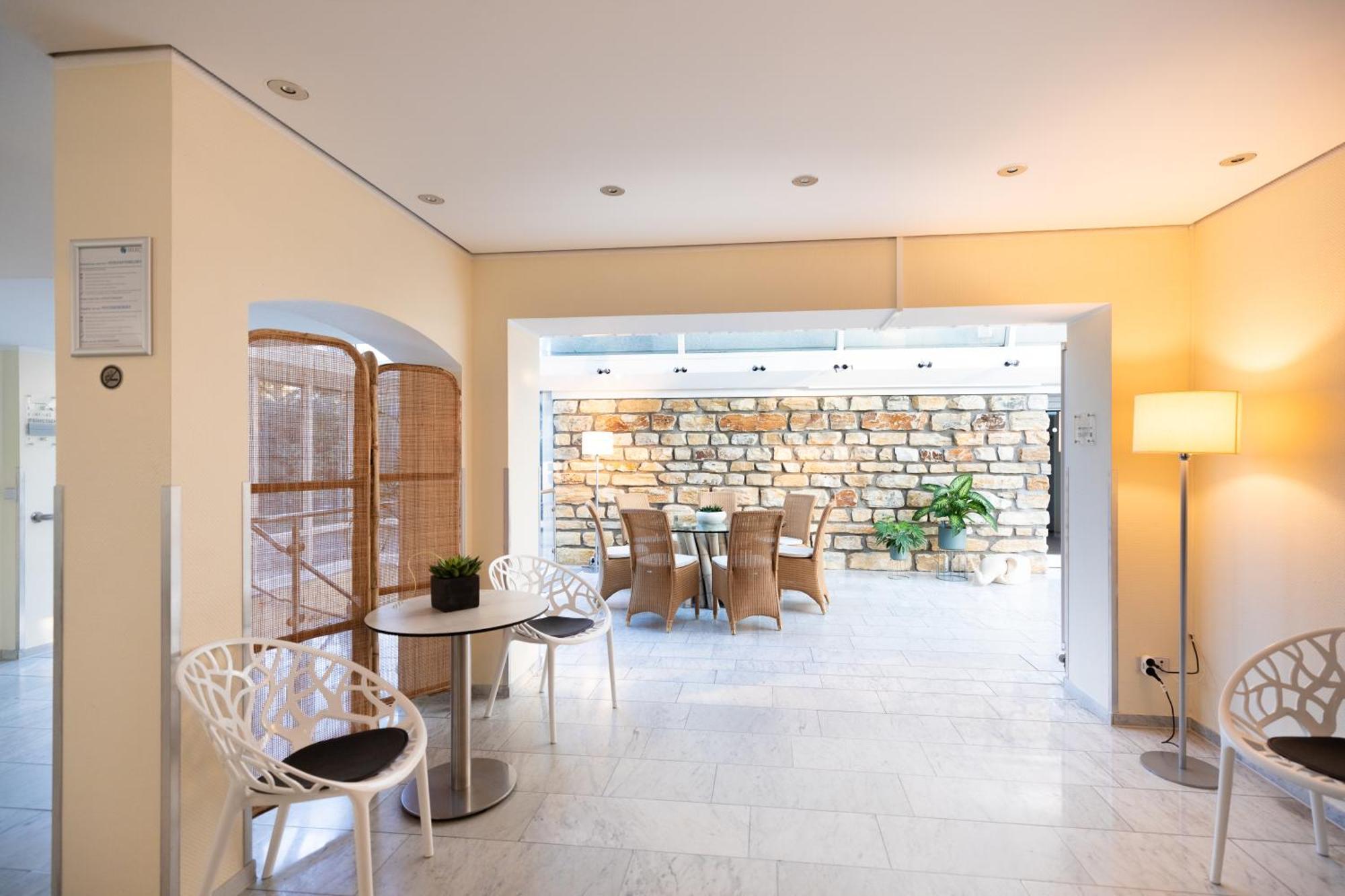 Select Silence Garden Hotel 4*
