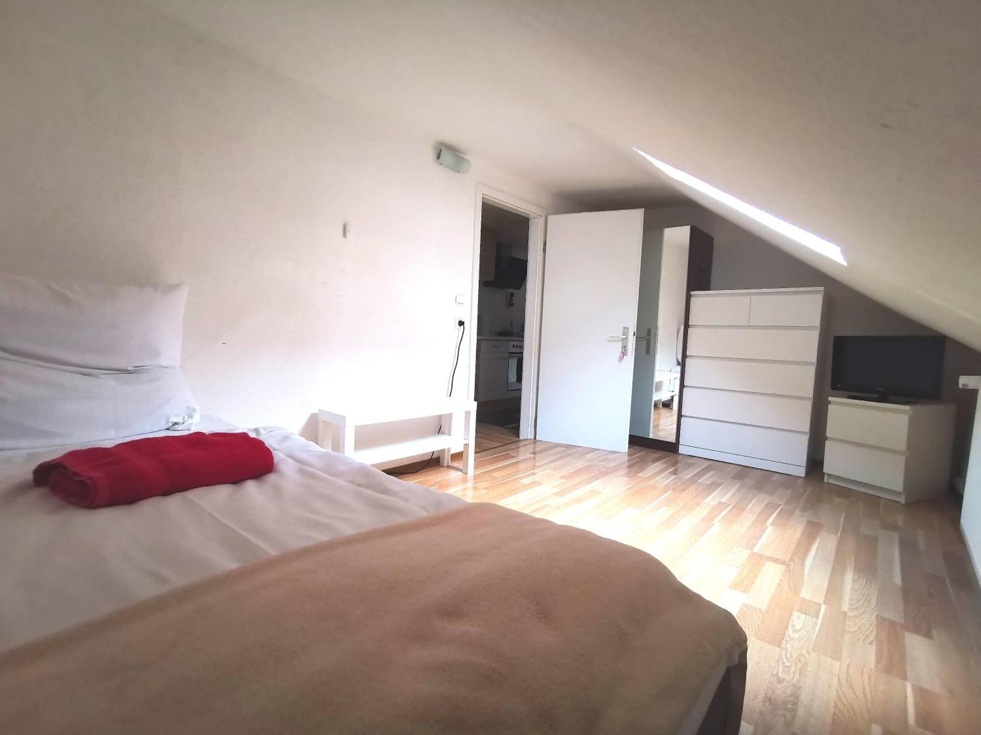 Privat In Zwei-zimmer-wohnung Als 2er Wg