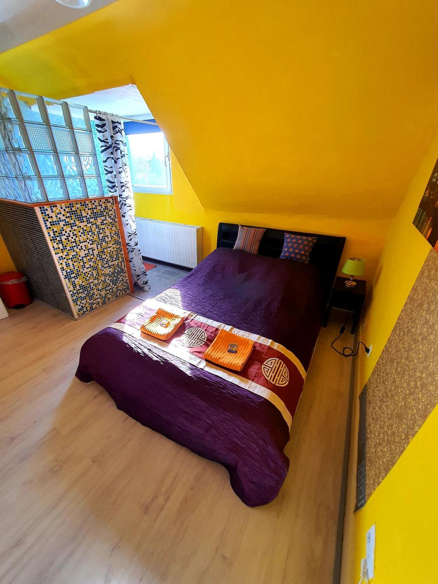 Bed & Breakfast Stayincologne 2*