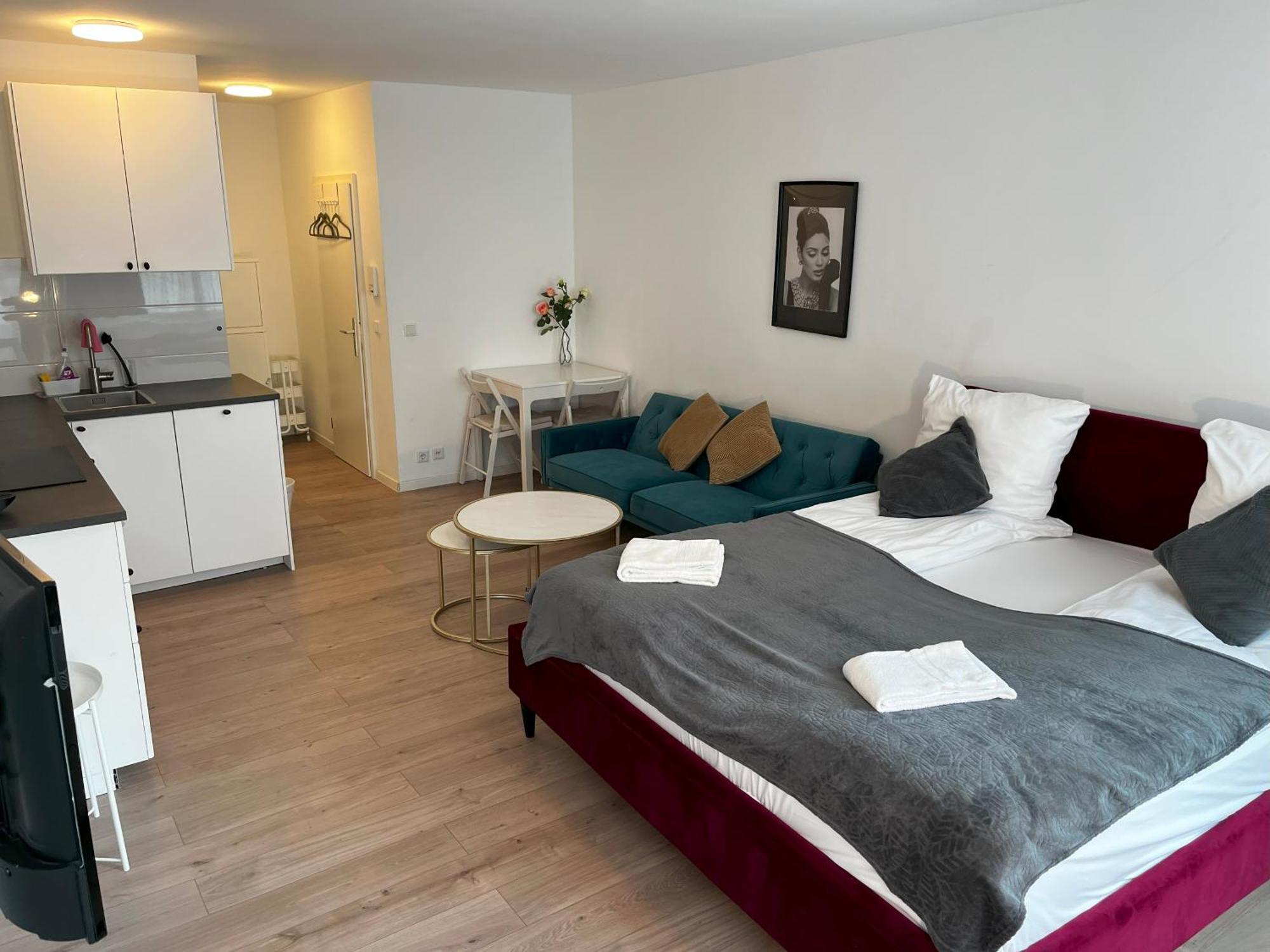 Stylish In Friesenplatz, Heart Of Kolonia