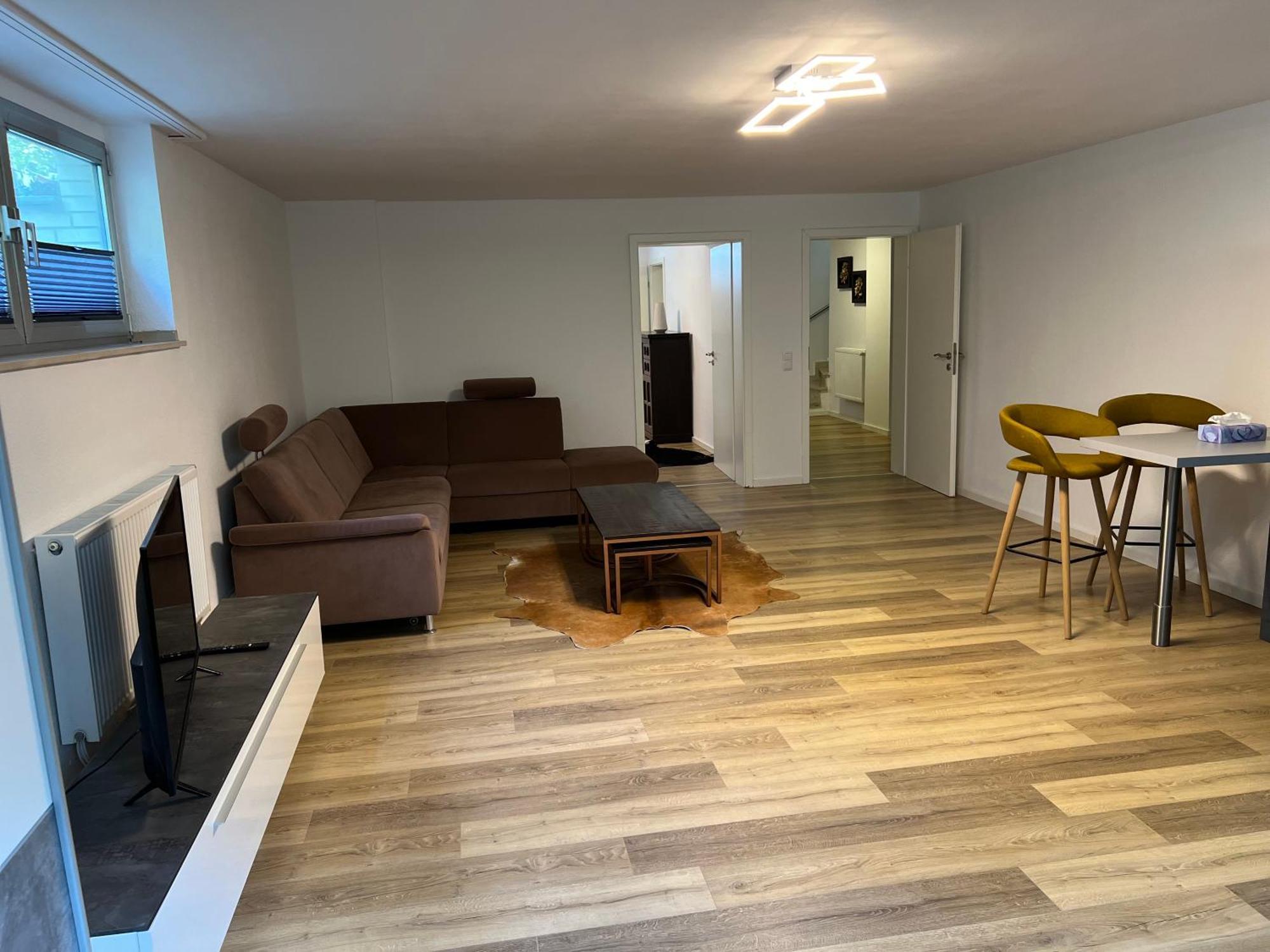 Apartamento Geraeumige Auch Familienfreundlich Bis 4 Personen Koeln