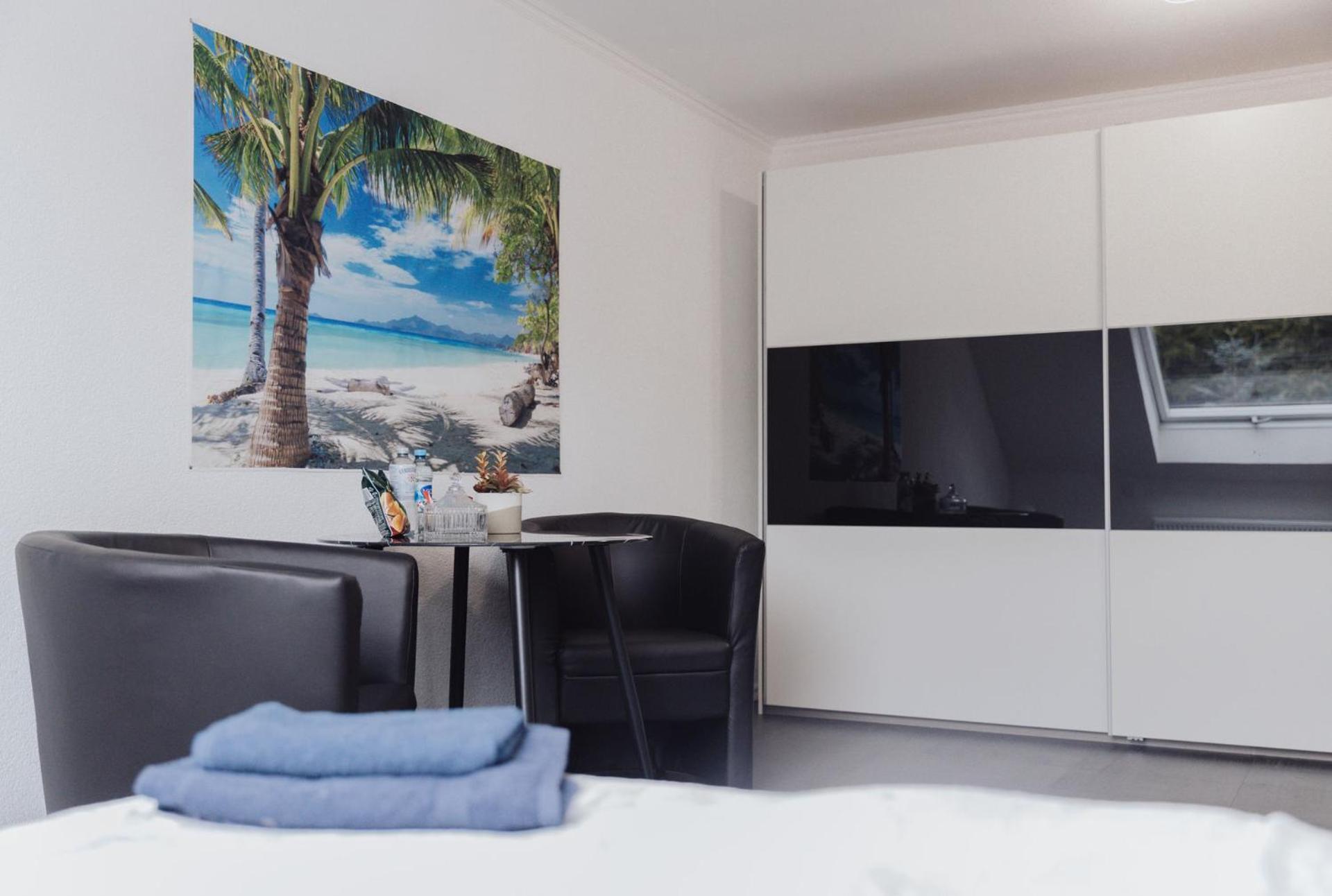Urlaubszimmer 5 Airport Bonn Flughafen * Colonia