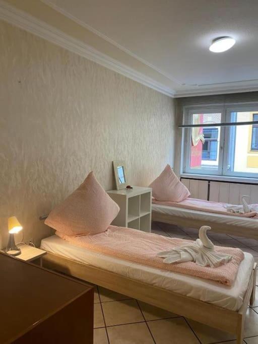 Central 3 Bedroom Apartment, Friesenstr Apartamento