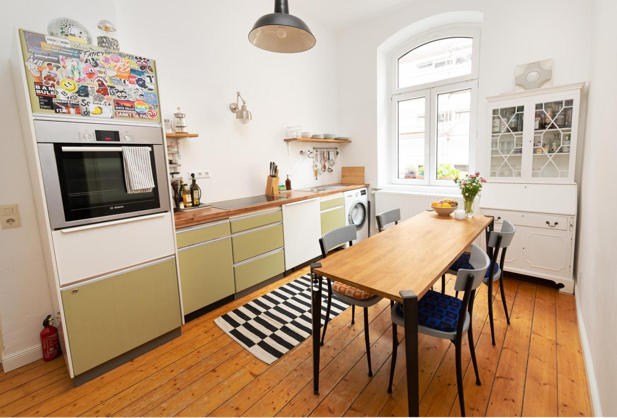 Ruhiges Altbau-apartment In Bester Lage Apartment