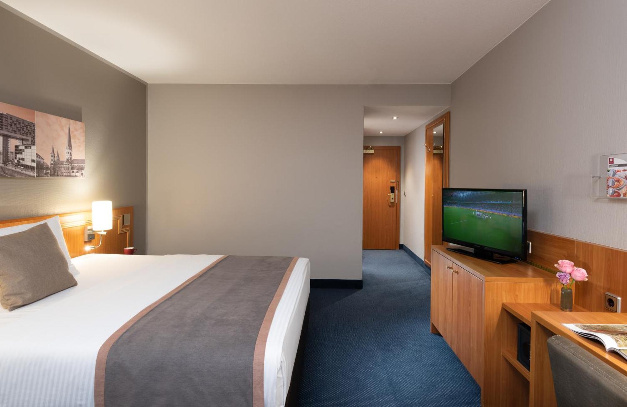 Hotel Leonardo Bonn Airport 4*