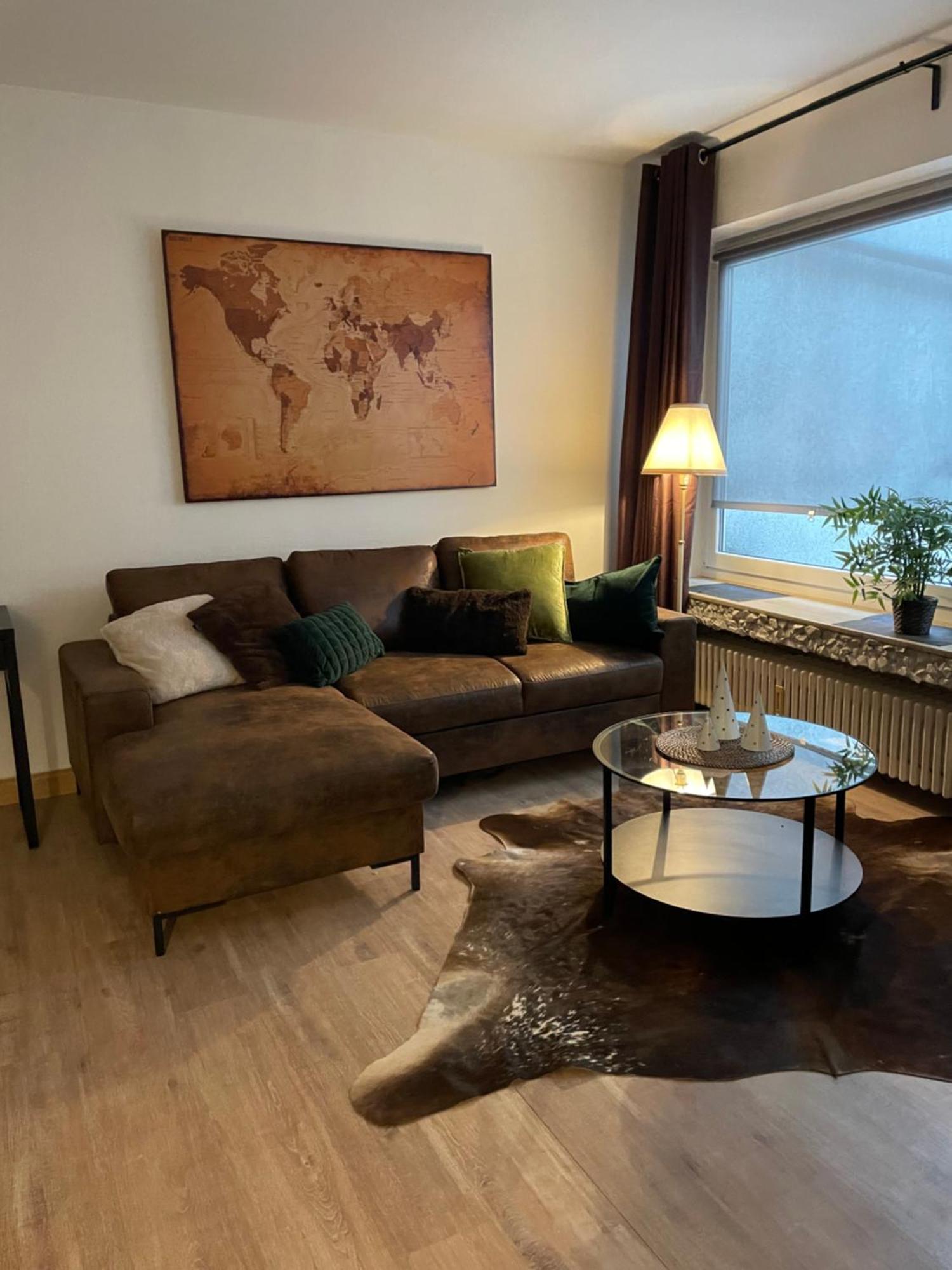 Iii Apartment *