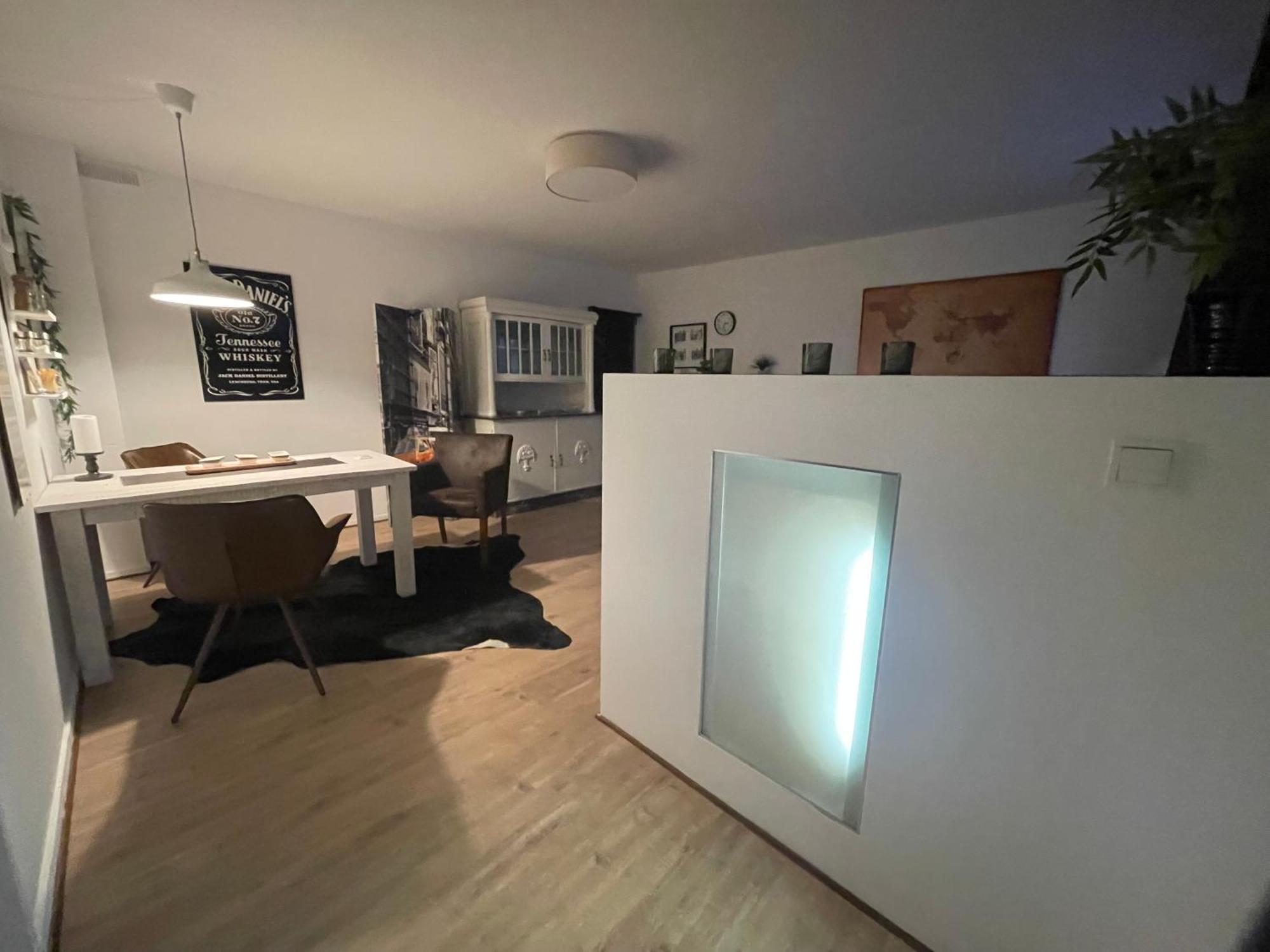 Iii Apartment *