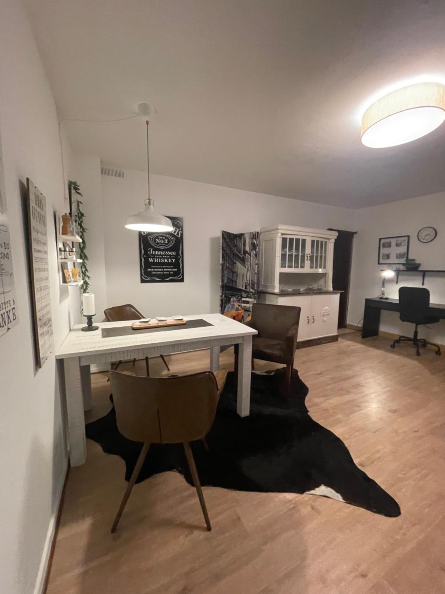Apartment Iii *