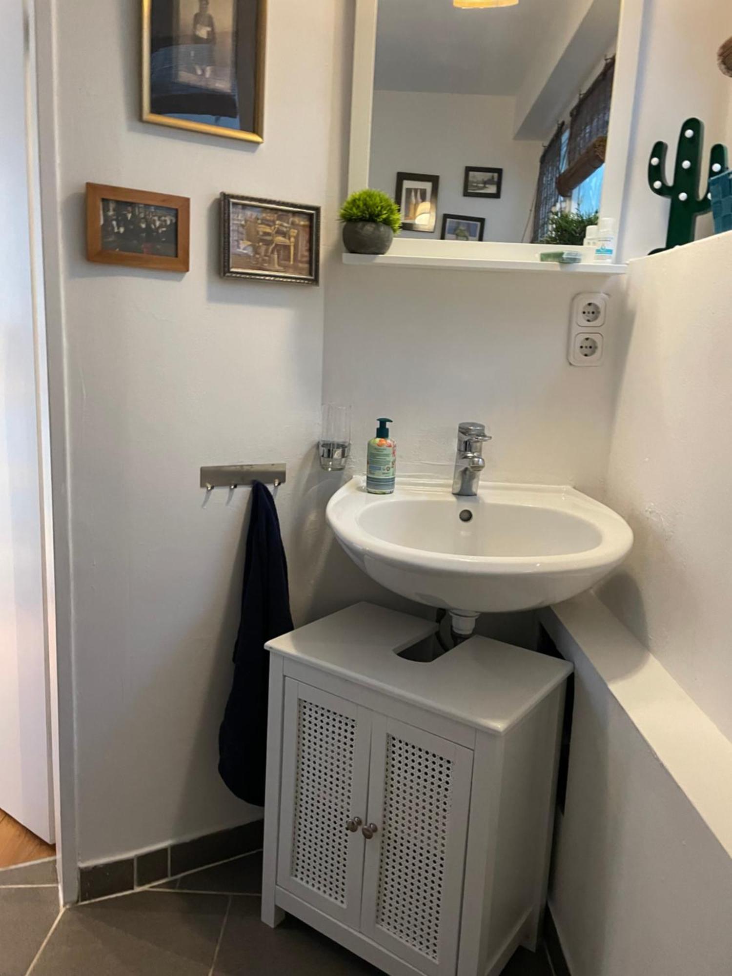Iii Apartment