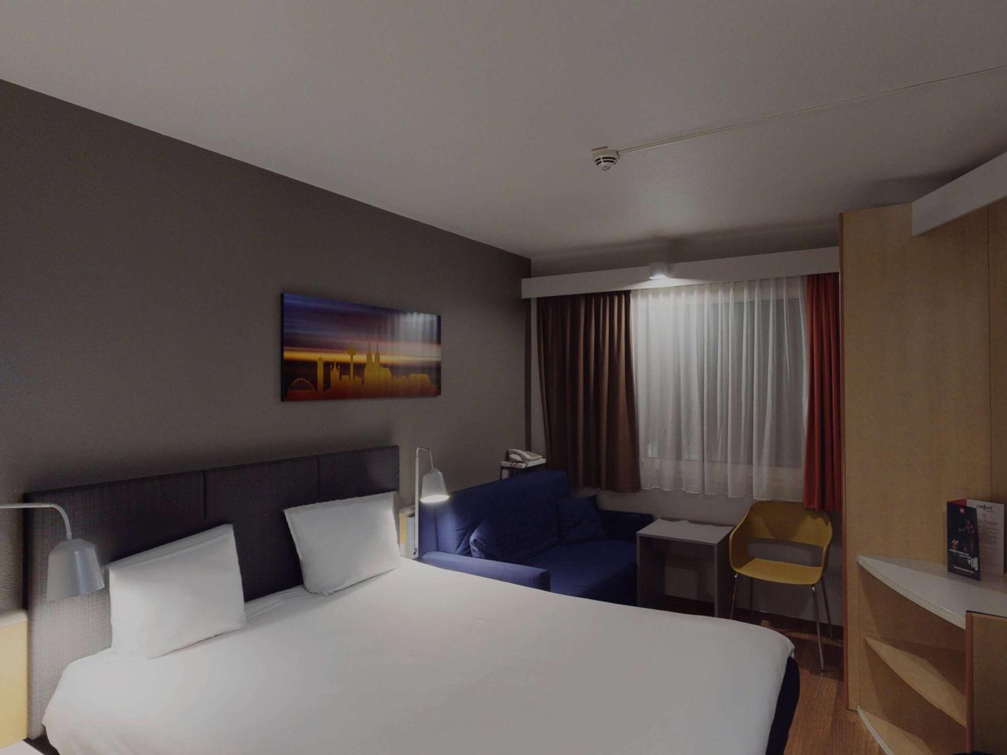 Hotel Ibis Koeln Airport 3*
