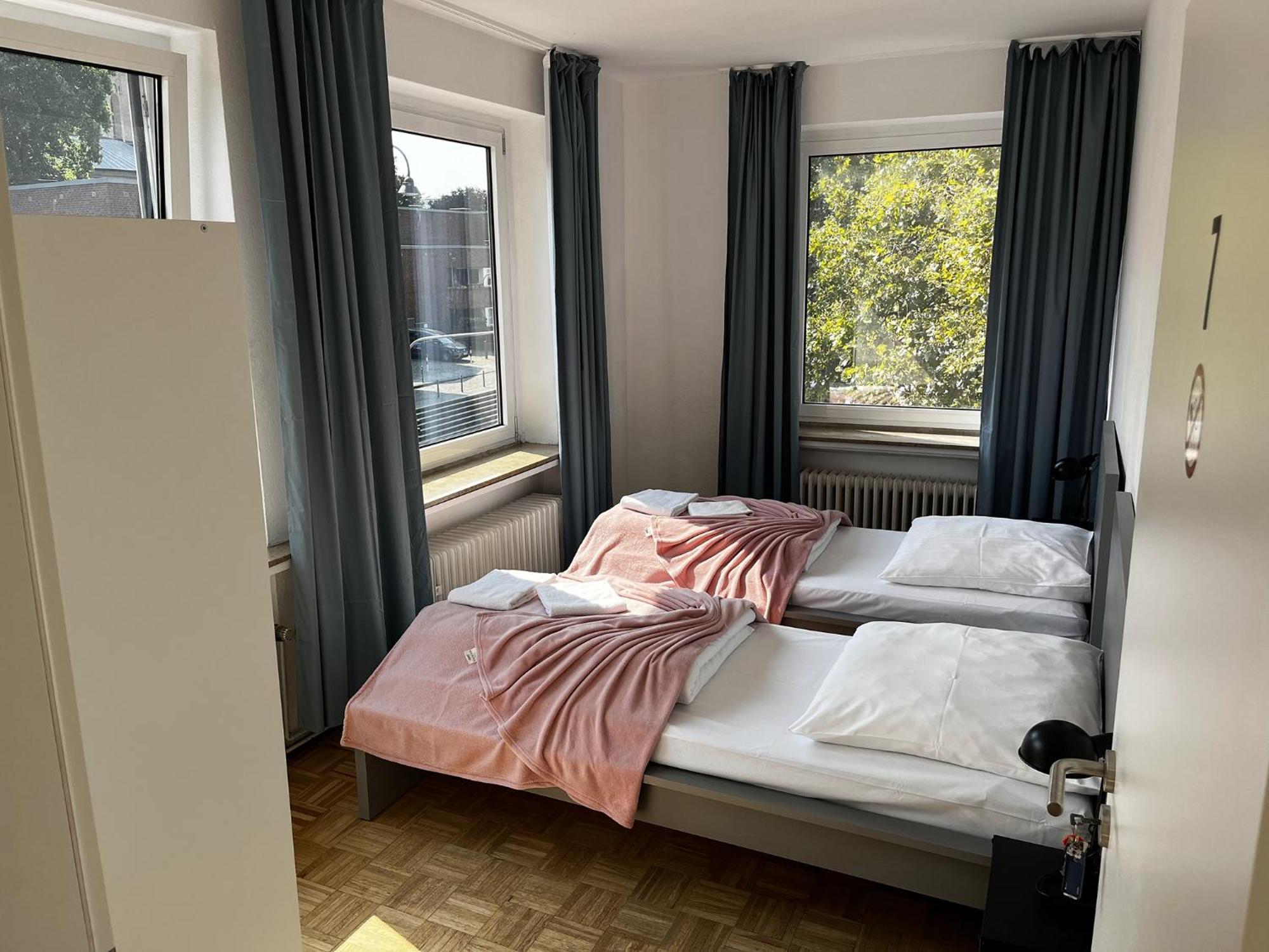 Spacious In Cologne, Near The Cathedral